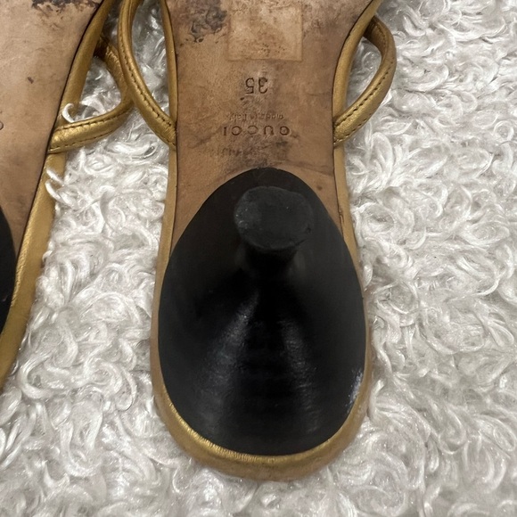 Gucci Leather GG Interlocking HEART Thong Sandals - Picture 9 of 10